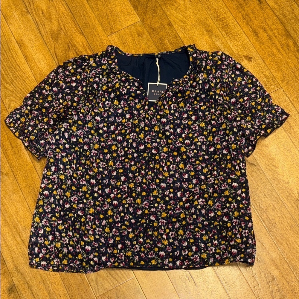 CM🩷 NWT! XL Kaari Blue Multicolor Floral Top - Picture 2 of 10